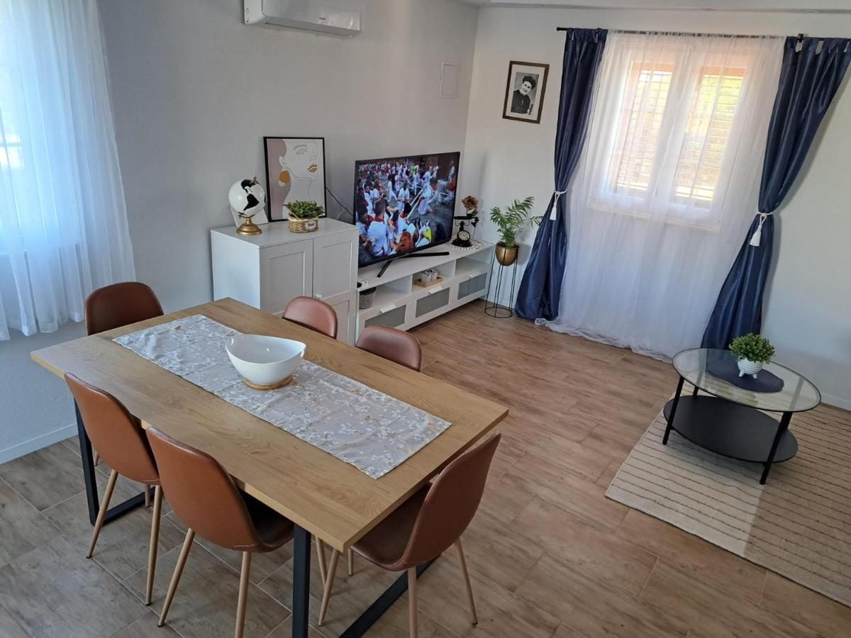 נובליה Villa Venkin Dvor מראה חיצוני תמונה
